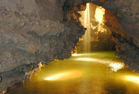 grottes-aze-07-cascade.jpg