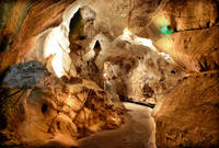 grottes-aze-02-visite-grotte.jpg