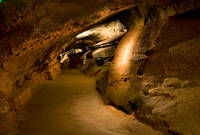 grottes-aze-05-visite-grotte.jpg